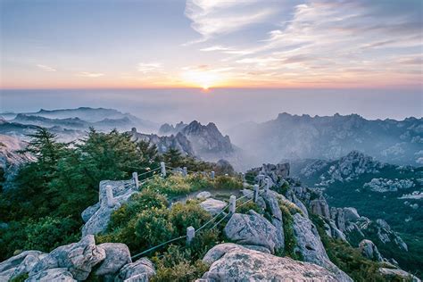 如何坐車去嶗山？嶗山不僅僅是一處自然景觀，更是文人墨客吟詠的詩篇。